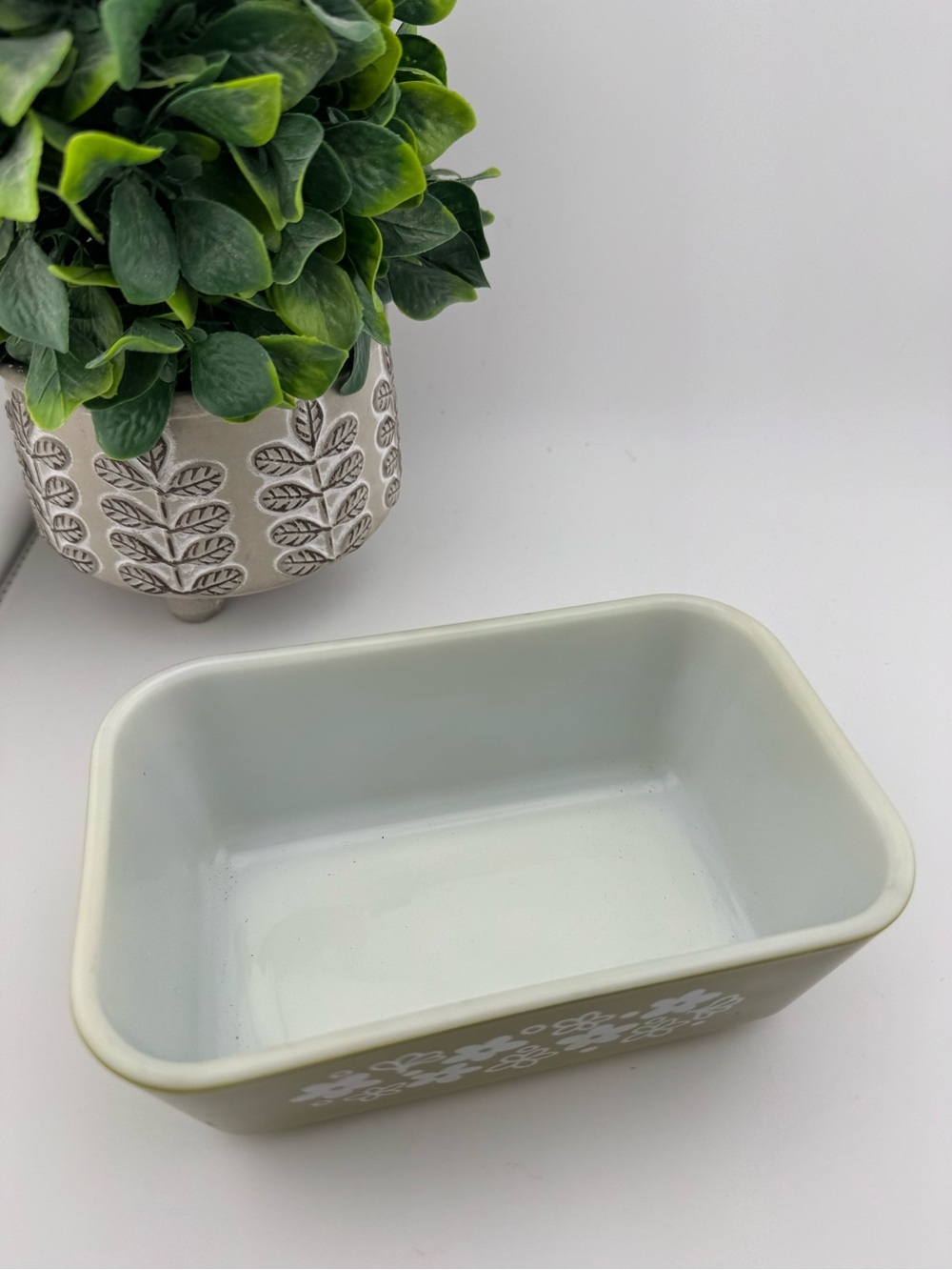 Vintage Pyrex Spring Blossom Loaf Pan – Avocado Green Floral Baking Dish 1 Qt - Picture 3 of 6